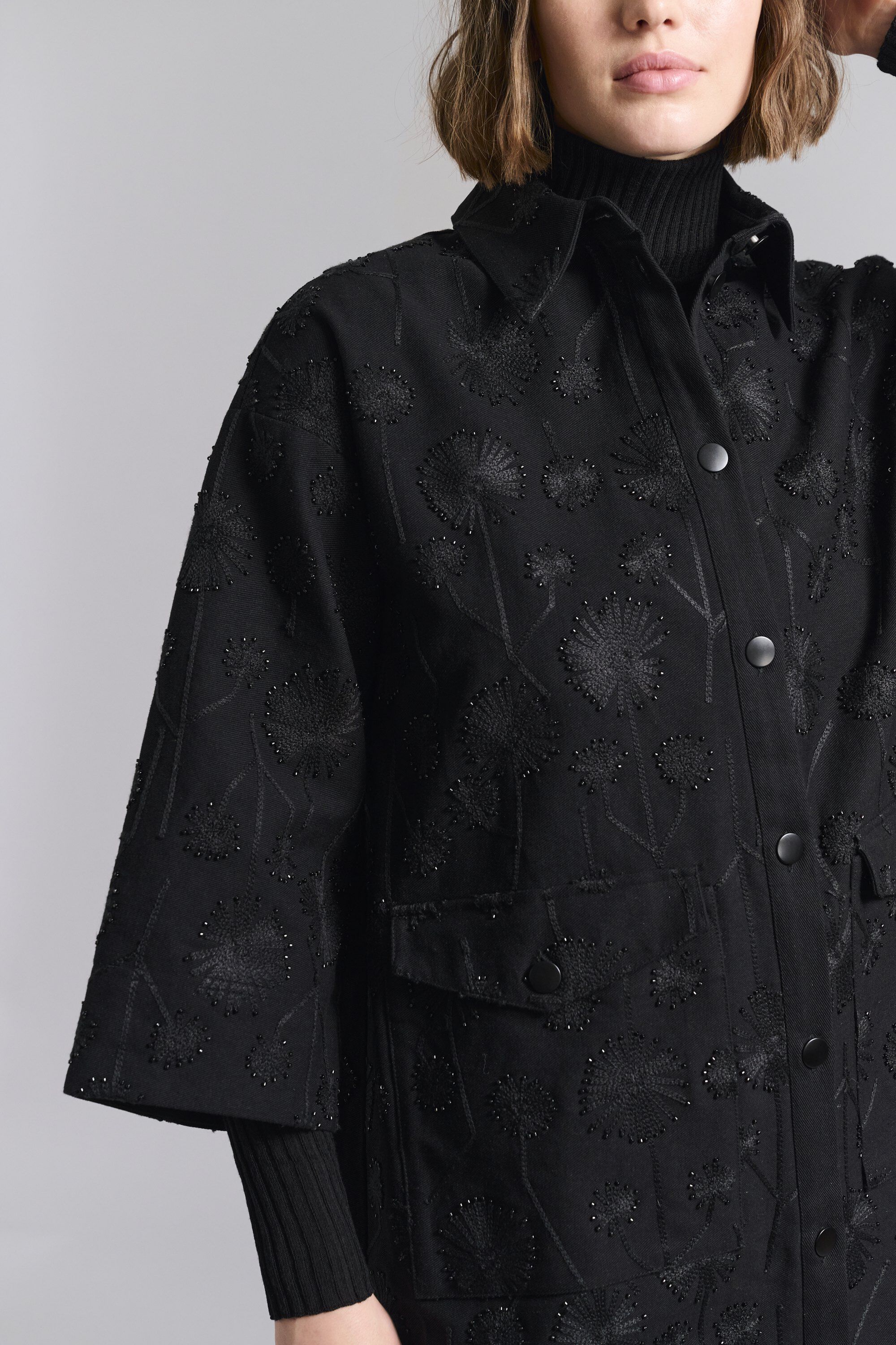 Dark daisy frakkekjole