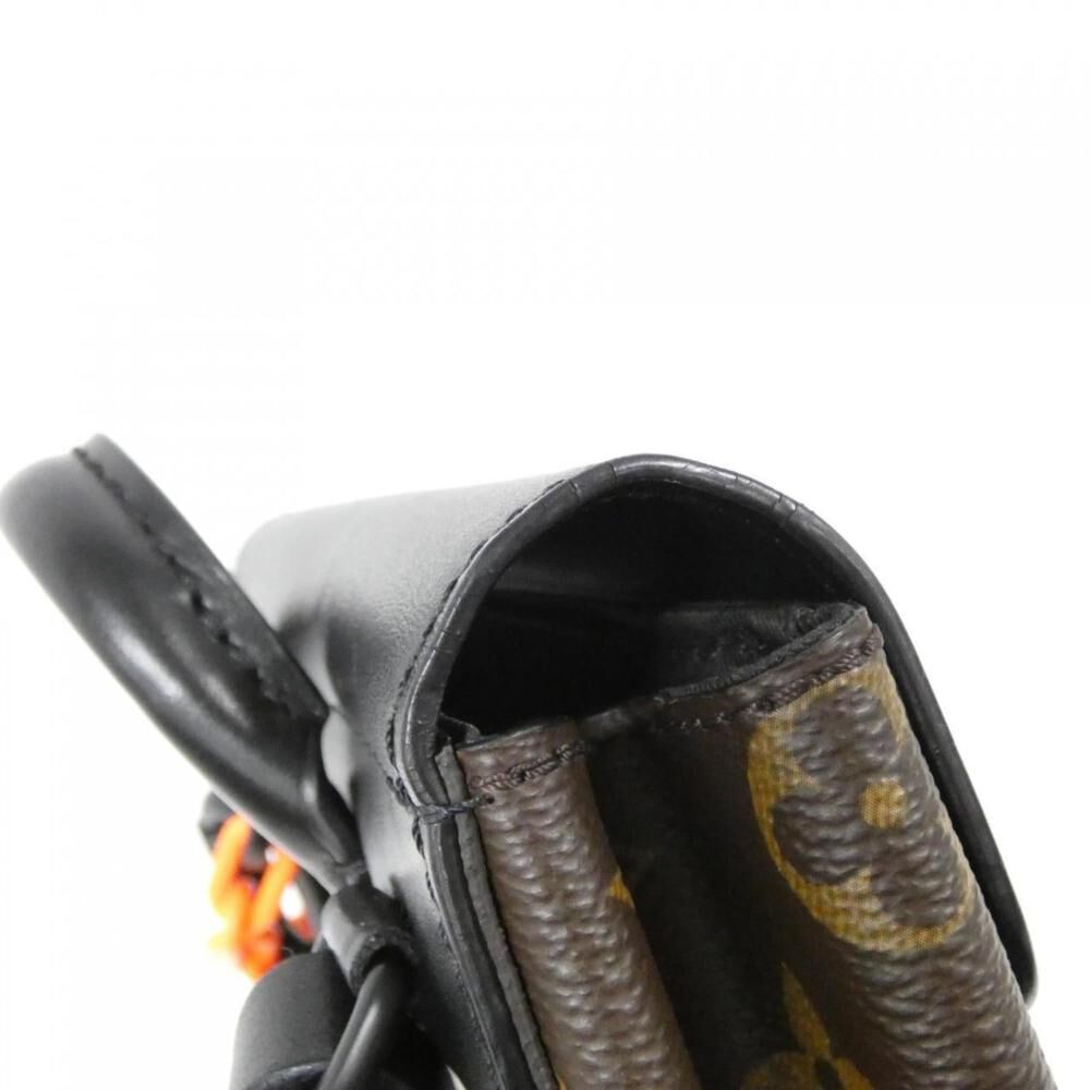 Louis Vuitton Shoulder Bags