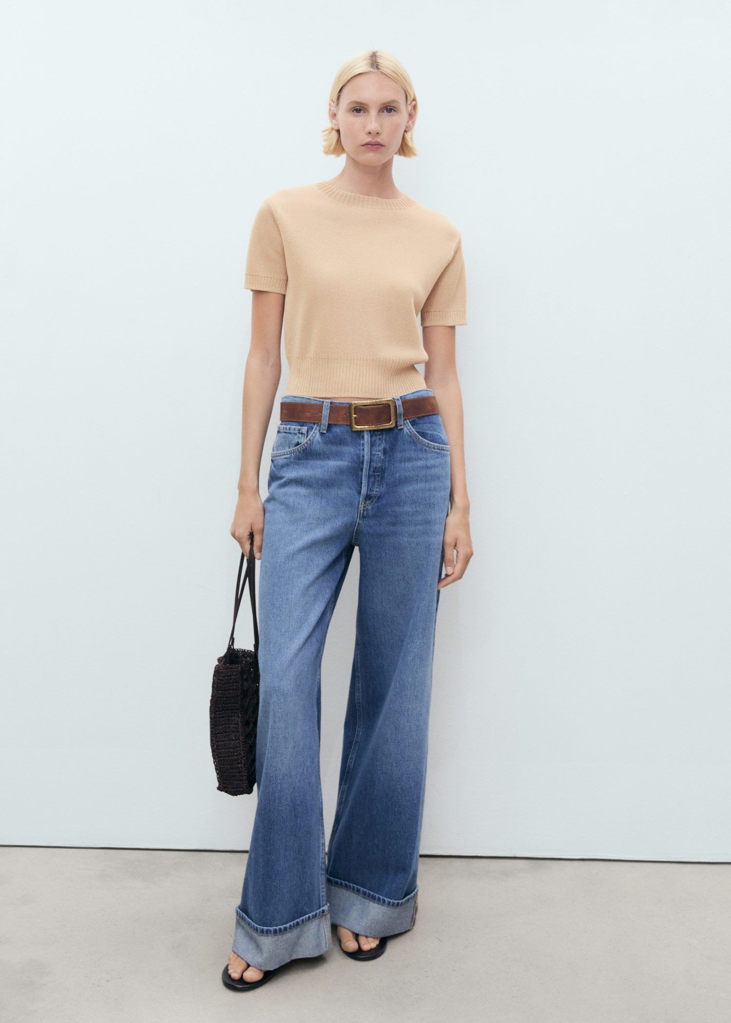 Short-sleeved crop sweater