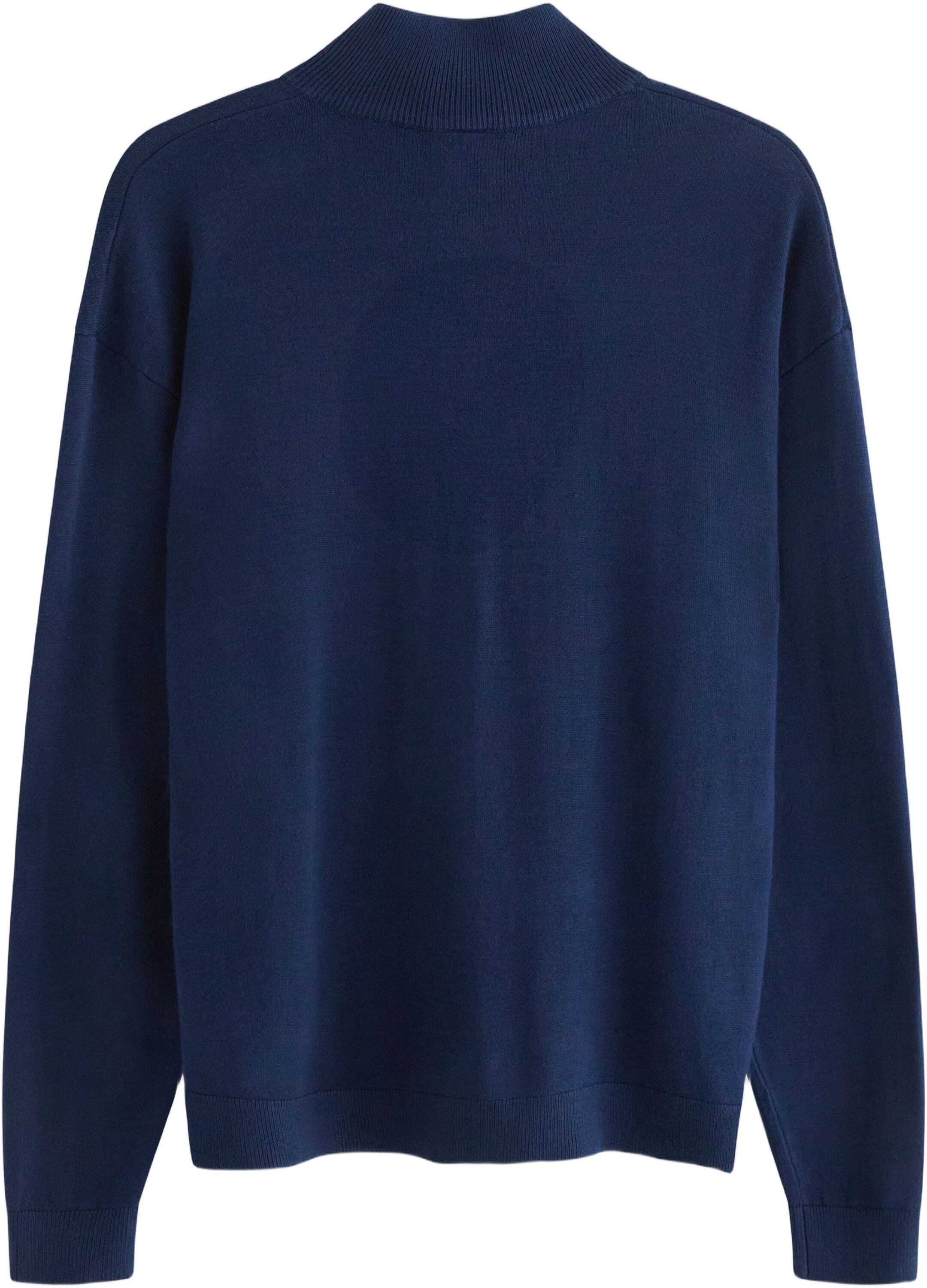 Soft knitted jumper with half-zip t