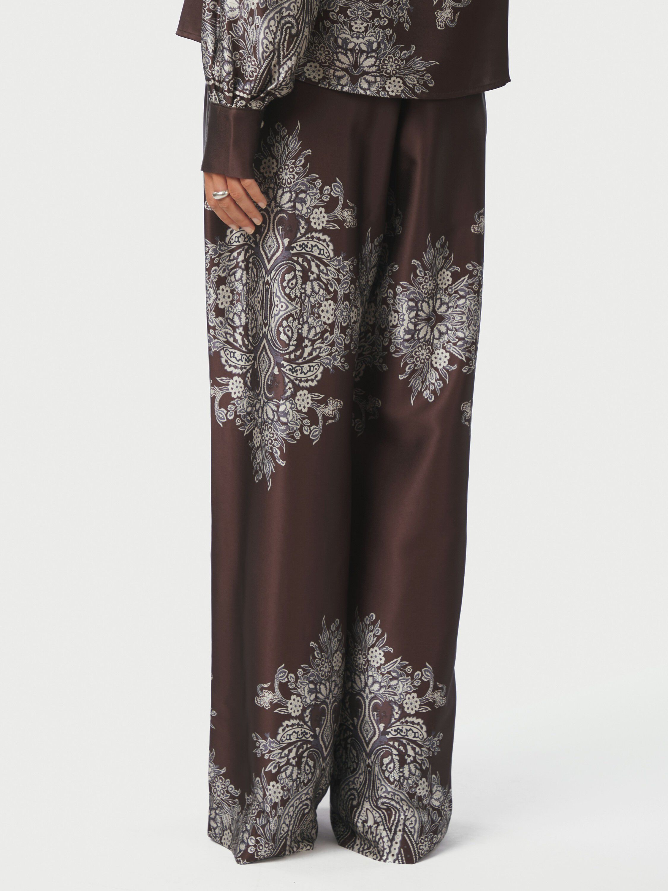 Lunet Paisley Border Pants