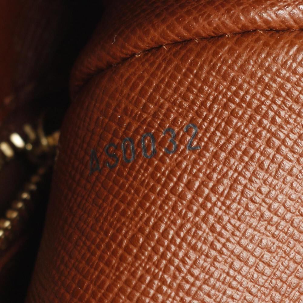 Louis Vuitton Shoulder Bags