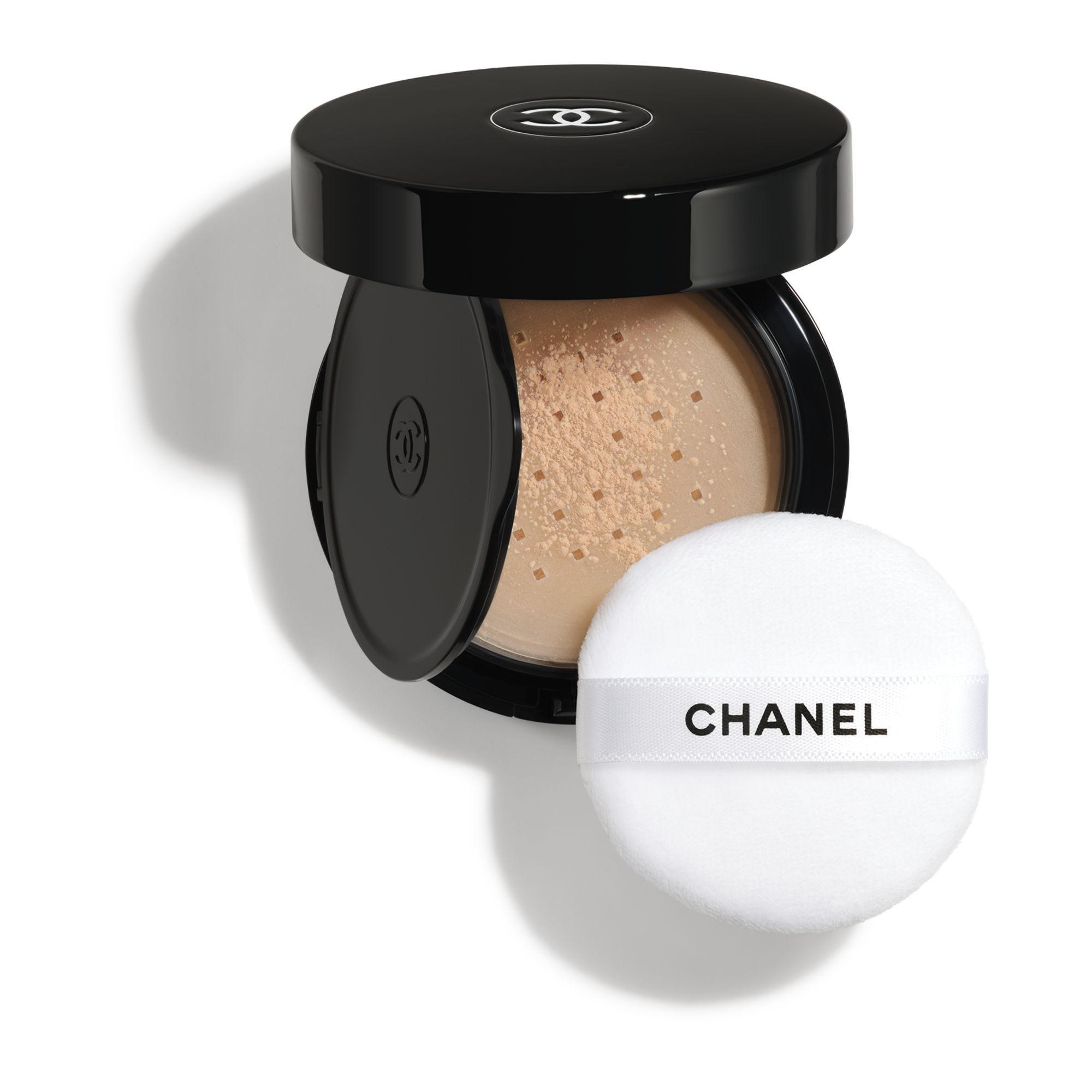 L&Oslash;ST PUDDER, NATURLIG FINISH. ON-THE-GO FORMAT