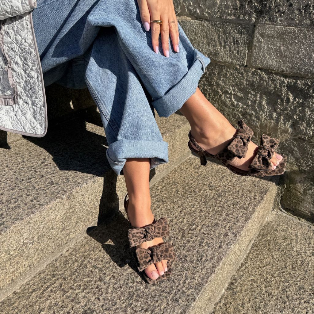 BUTTERFLY HEEL LEP.