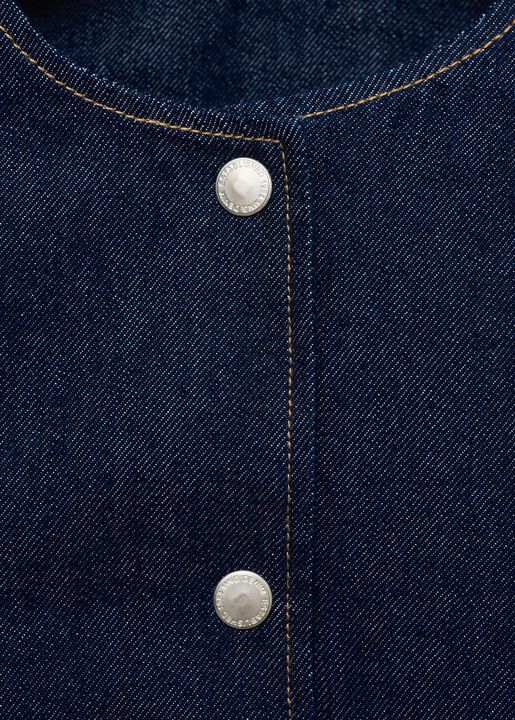 Denim jacket with pockets