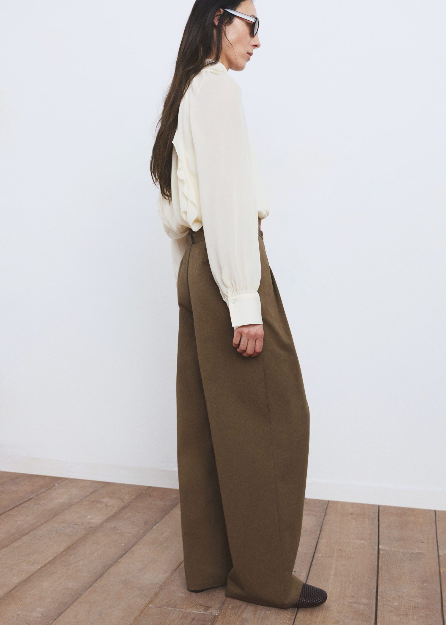 Trousers with belt loops