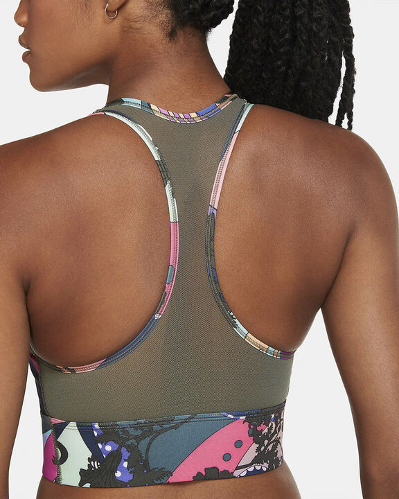 Swoosh Icon Clash - Sports-BH.