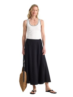 Flowy wrap skirt in a soft linen bl