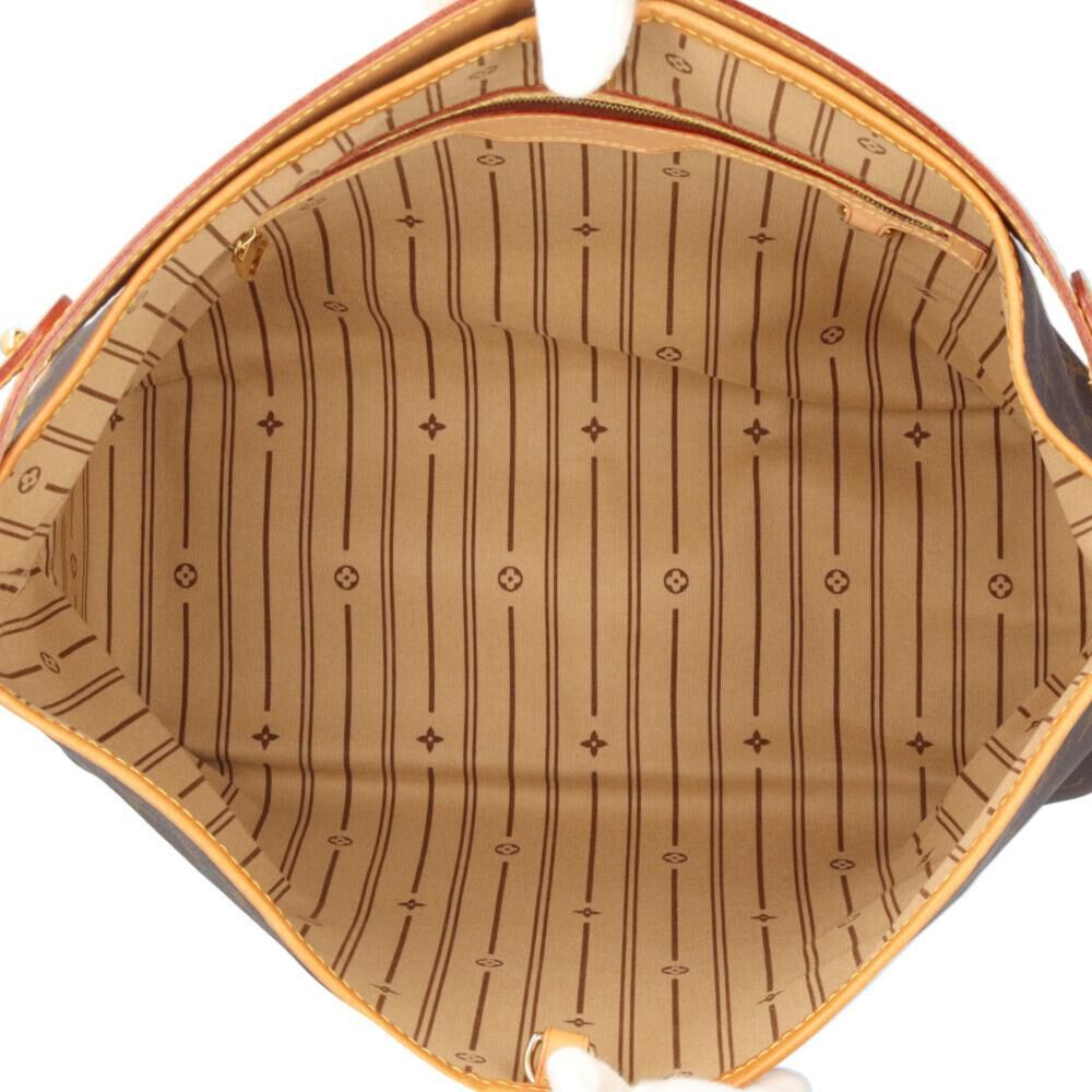 Louis Vuitton Shoulder Bags