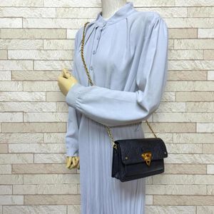 Louis Vuitton Shoulder Bags