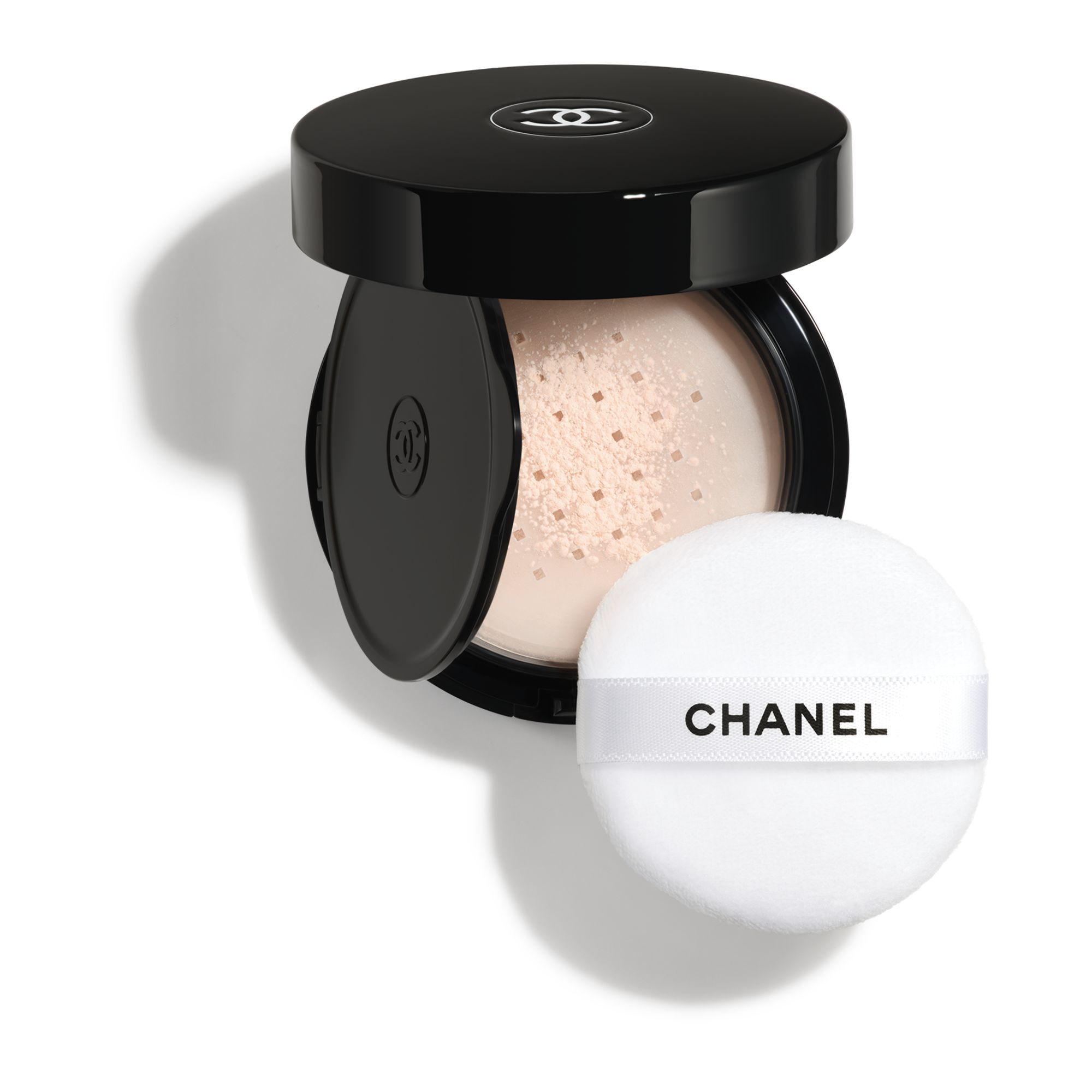 L&Oslash;ST PUDDER, NATURLIG FINISH. ON-THE-GO FORMAT