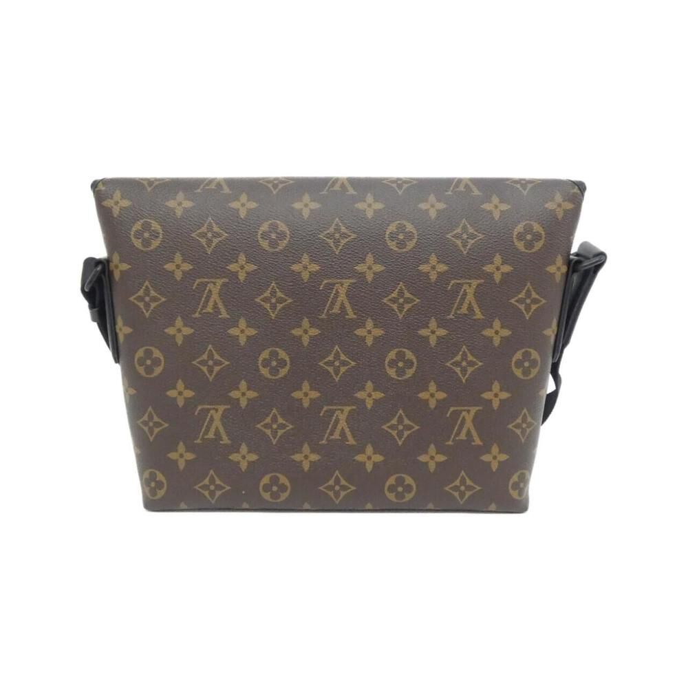 Louis Vuitton Shoulder Bags