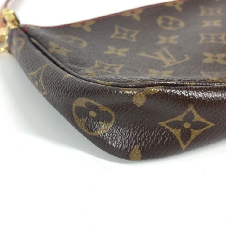 Louis Vuitton Pochette Accessoires
