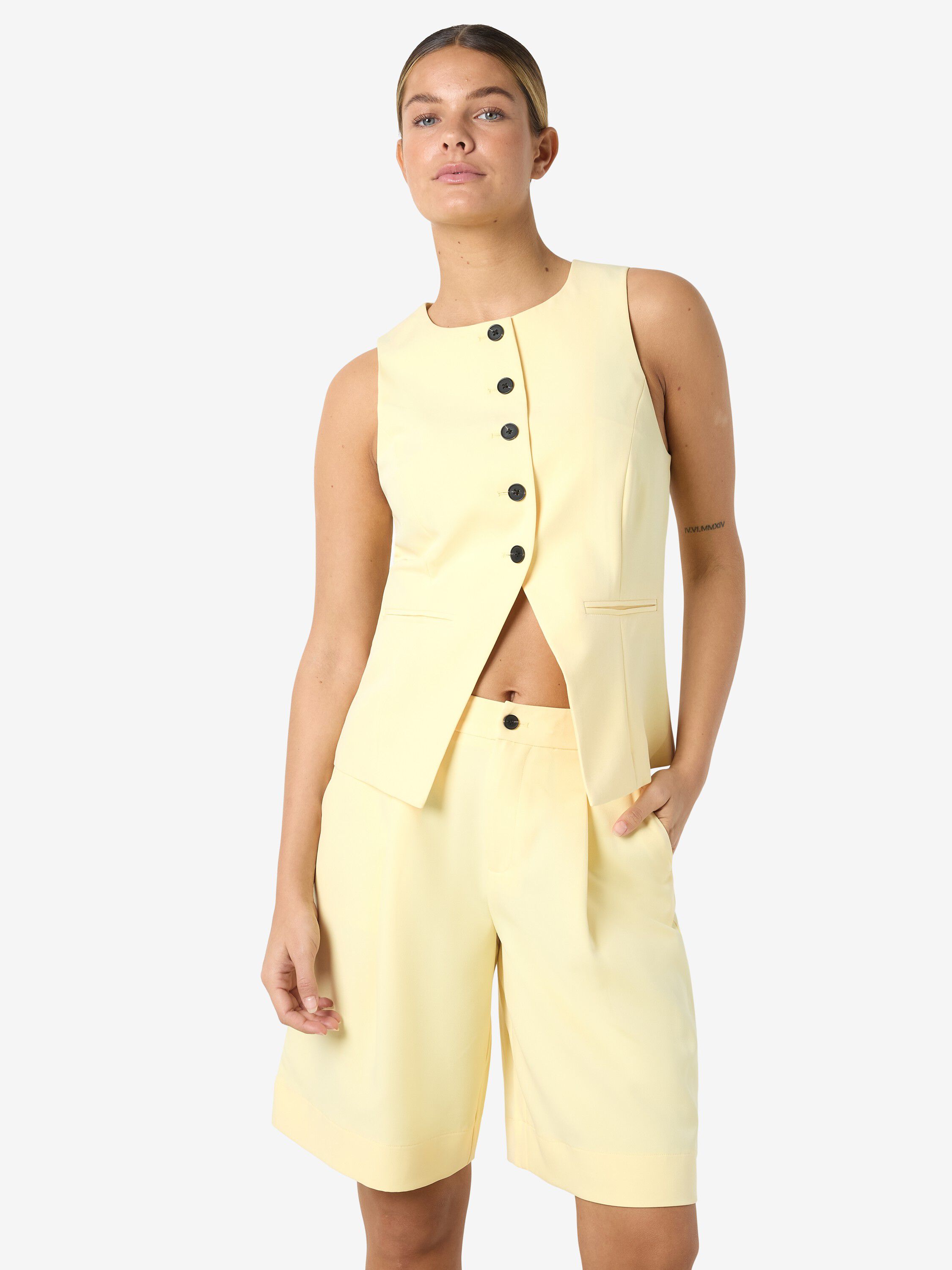 NMMAILE S/L O-NECK WAISTCOAT