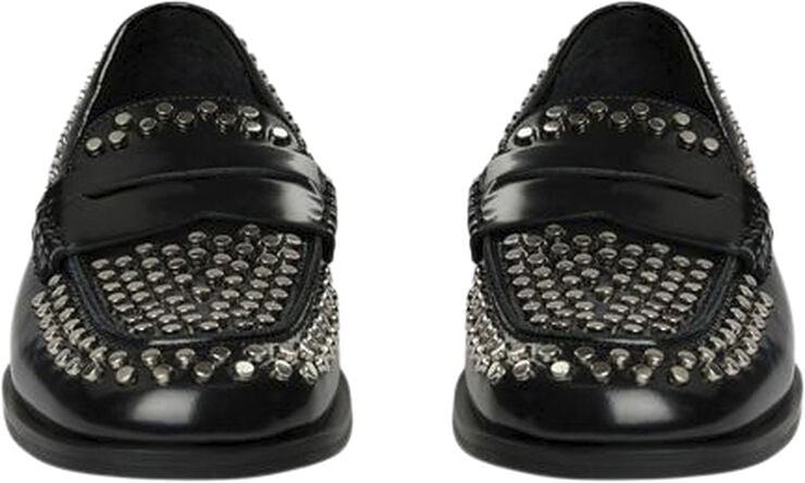 Shoe rivet