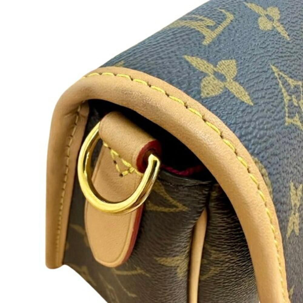 Louis Vuitton Shoulder Bags