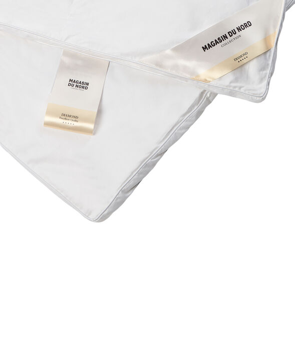 Diamant Gåsedunsdyne - Let 140x200 cm.