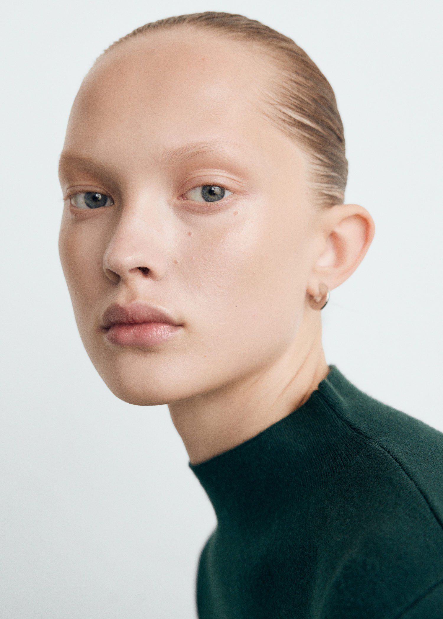 Knitted sweater with perkins neck