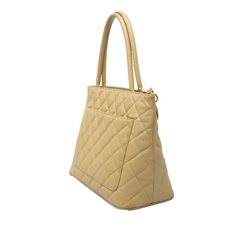 Chanel Medaillon
