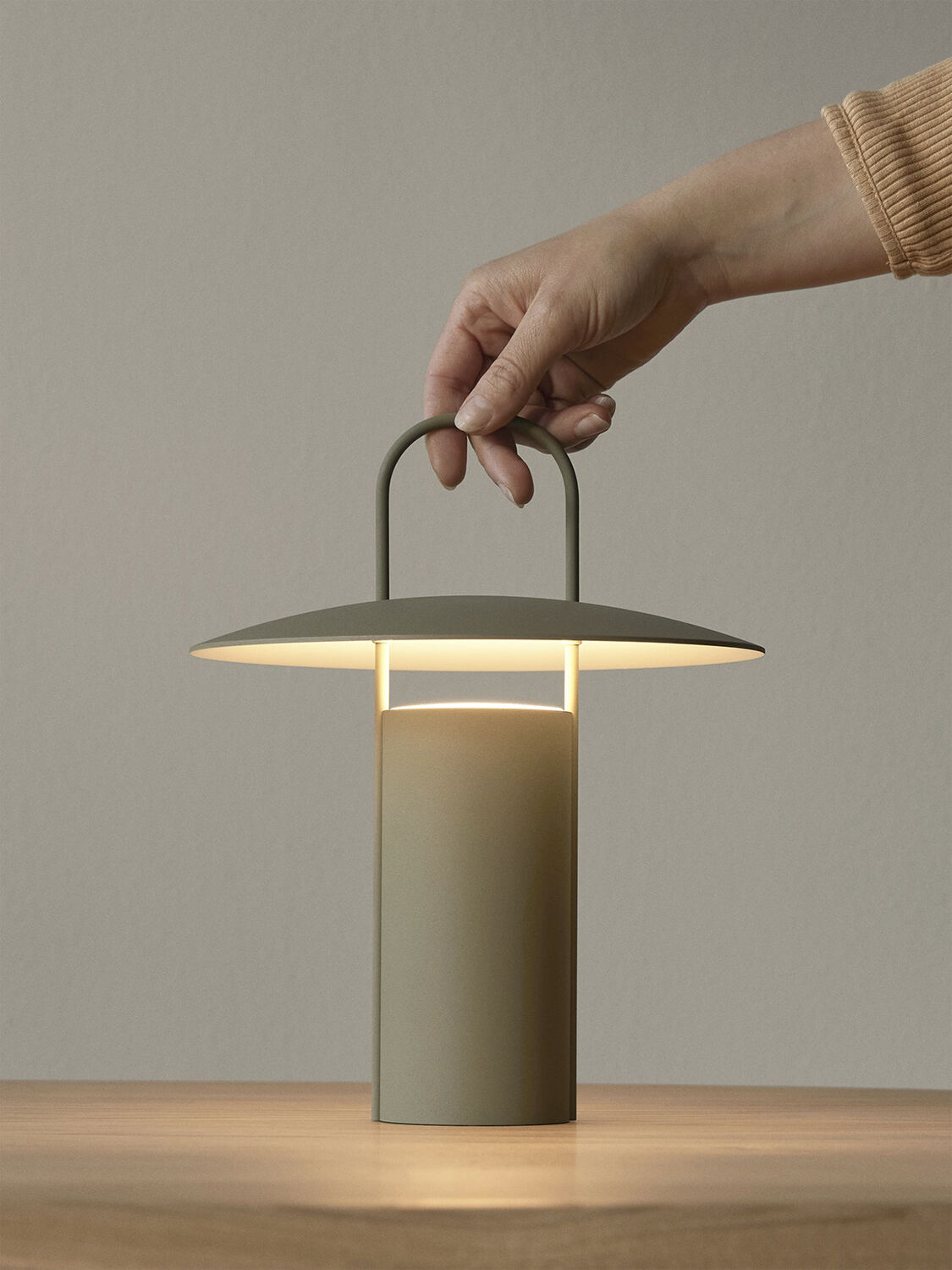Ray Table Lamp Portable