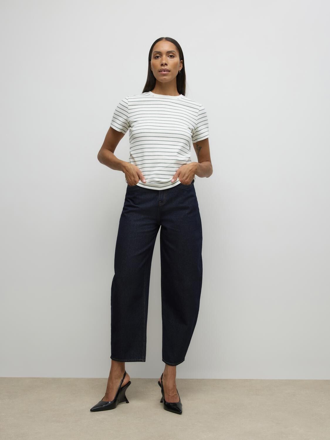 AWAVANI SS O-NECK T-SHIRT