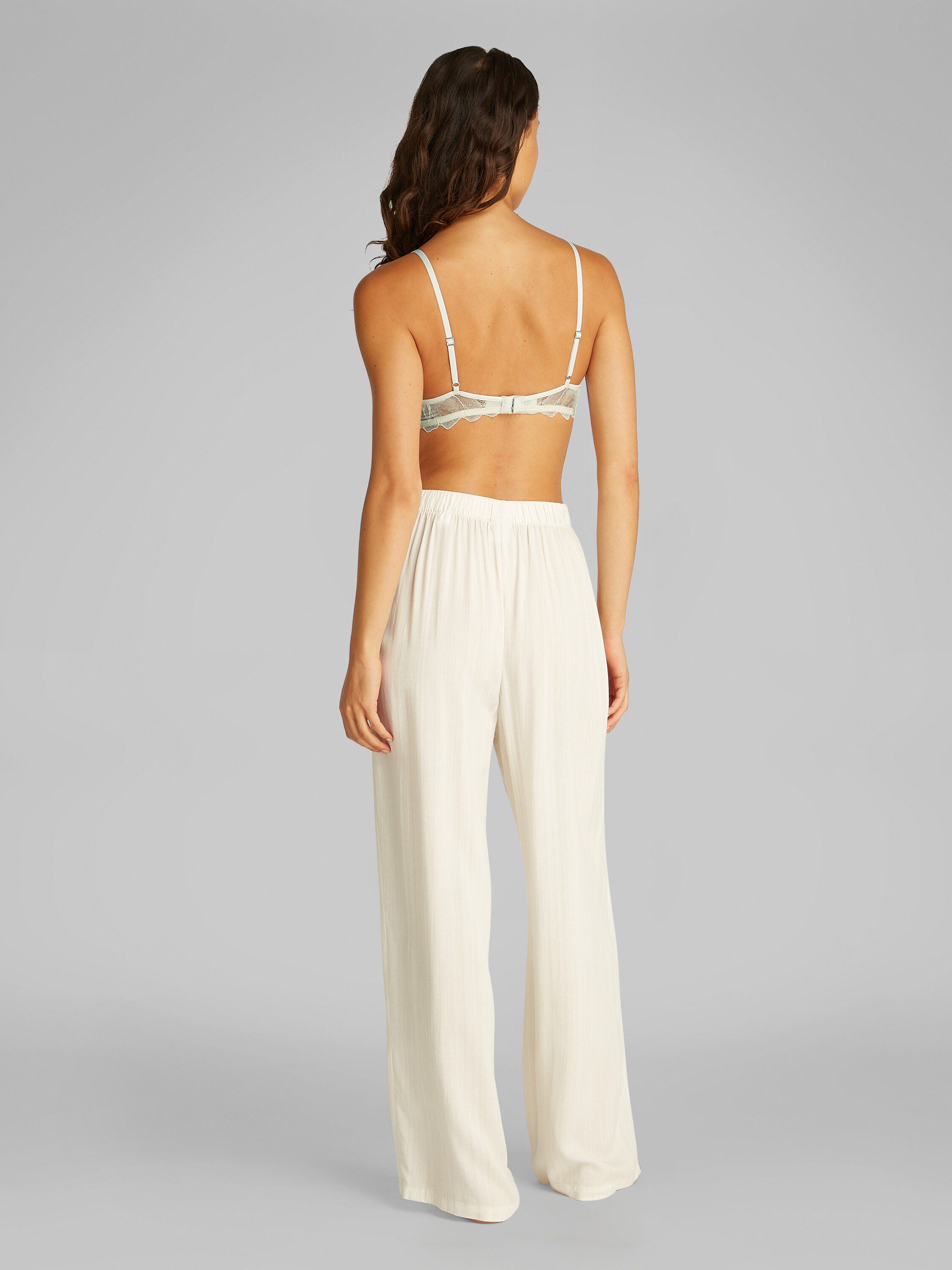 LIGHTLY LINED PLUNGE