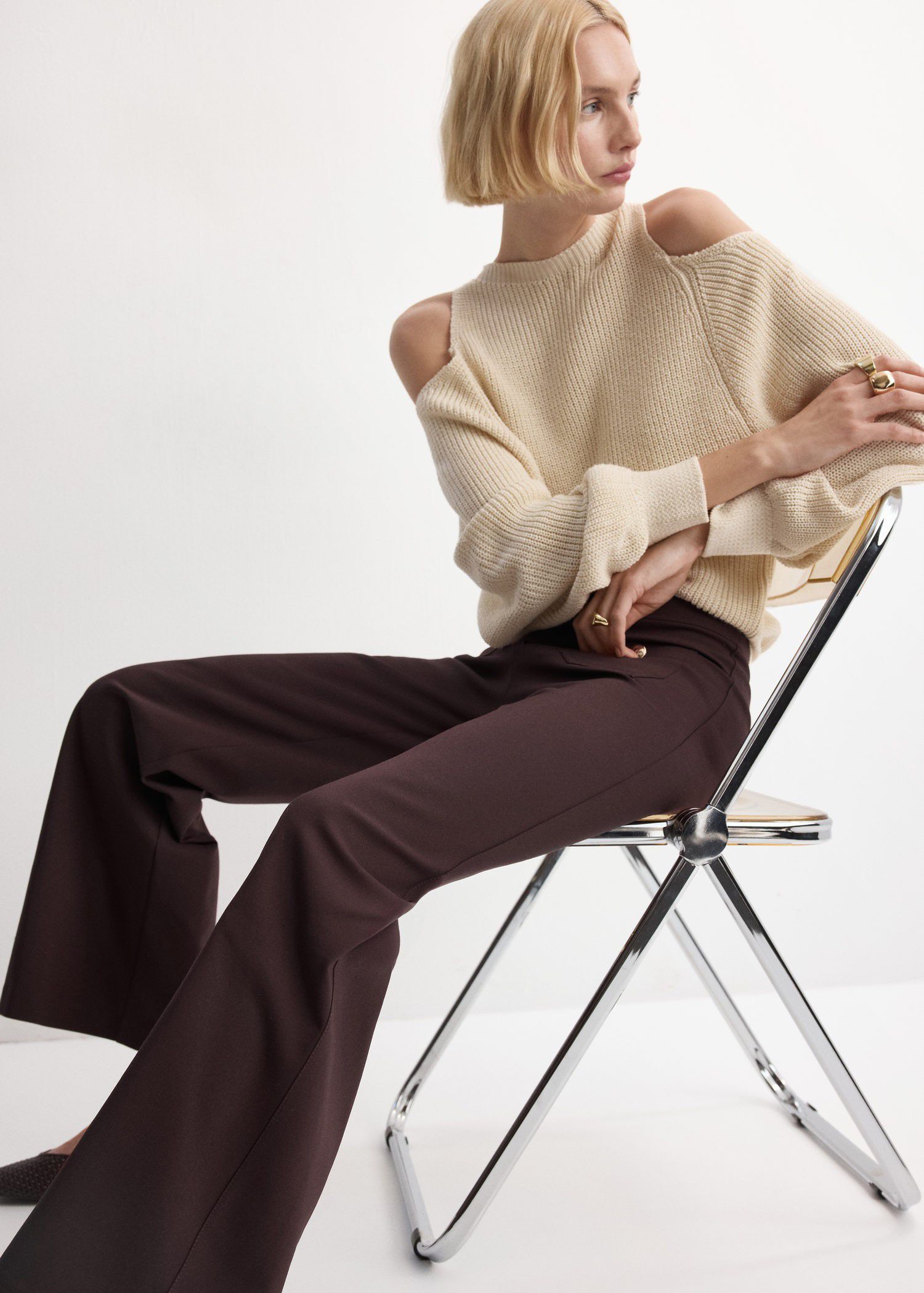 Straight trousers with jewel button