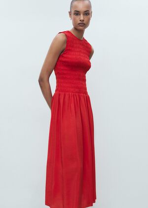 Flared dress with gathered body