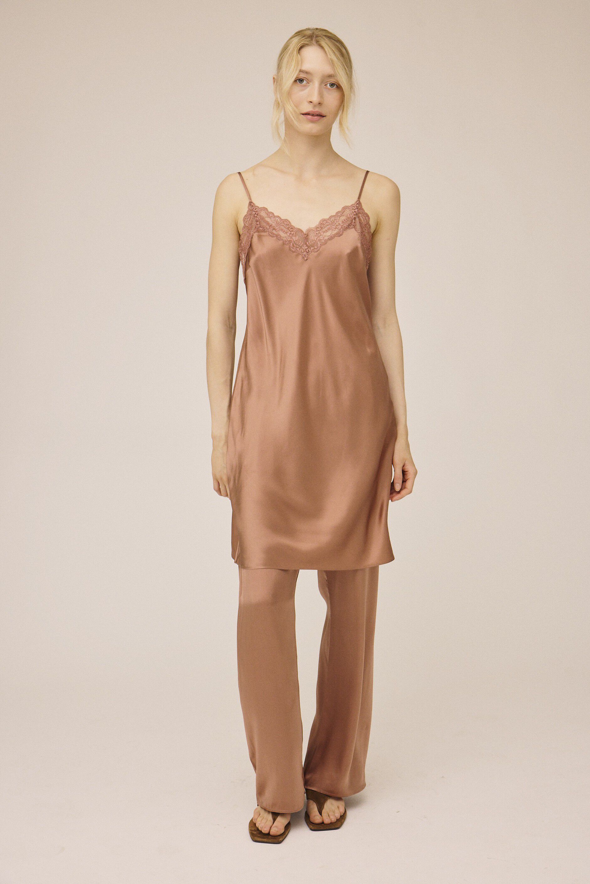 Moon 5 G - Slip Dress w. Lace, 100% Silk