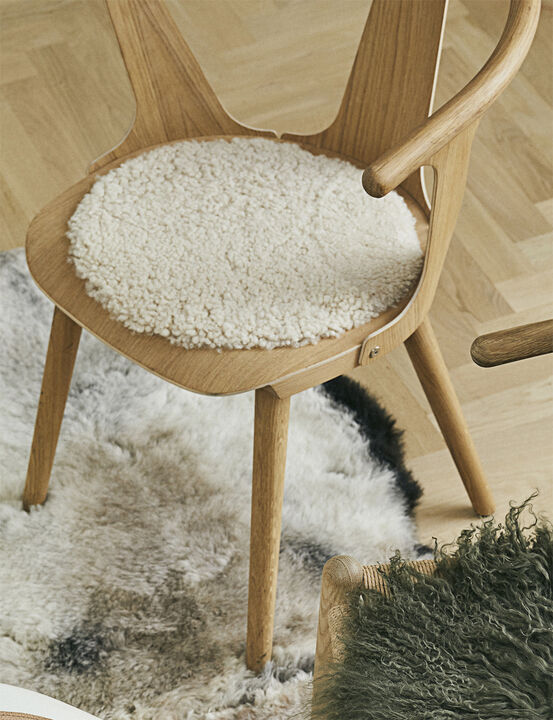 Seat Cover, Short-Wool Curly New Zealand Sheepskin, Round Ø34 cm Moon