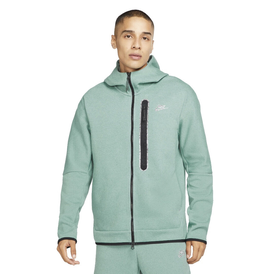 sportswear tech fleece