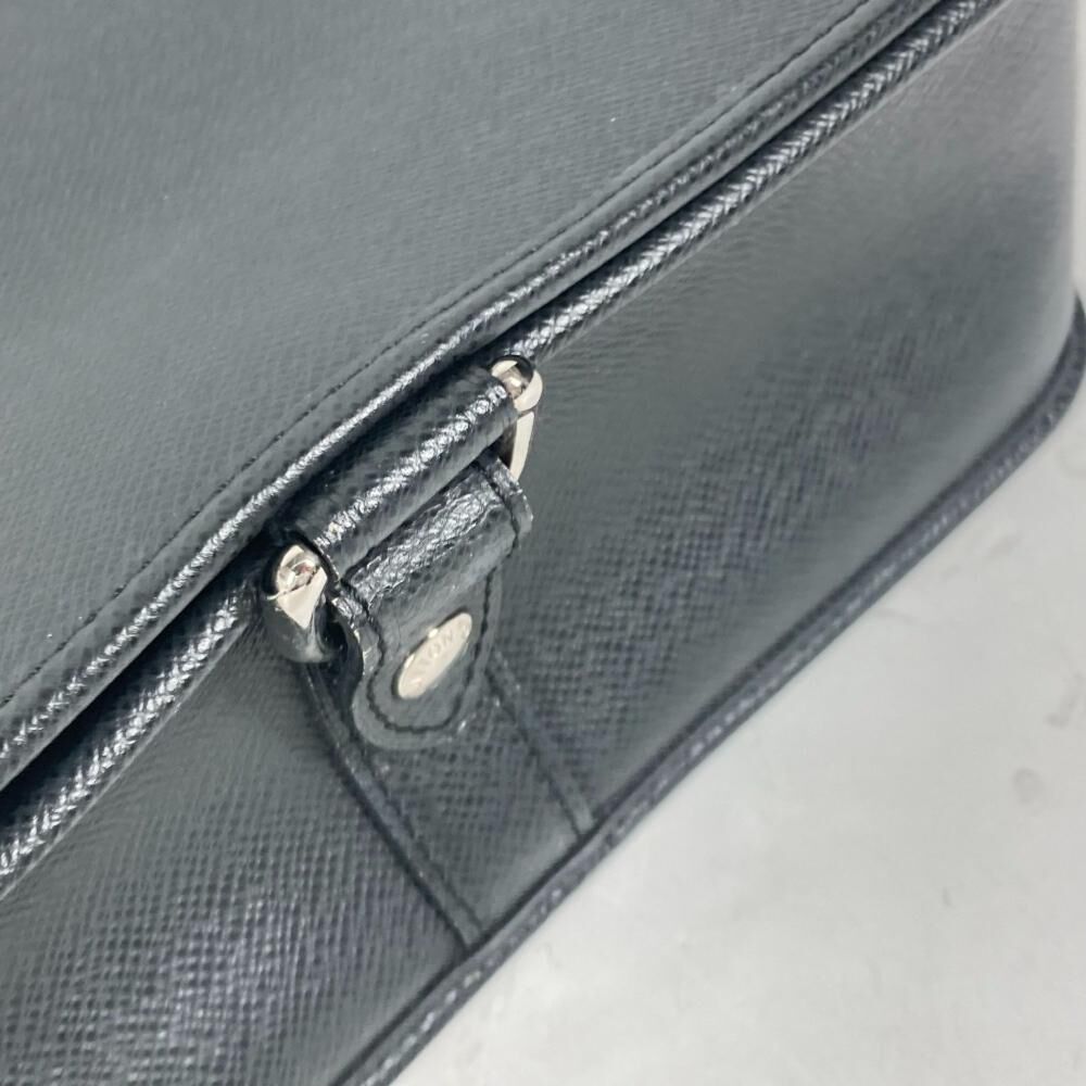 Louis Vuitton Messenger