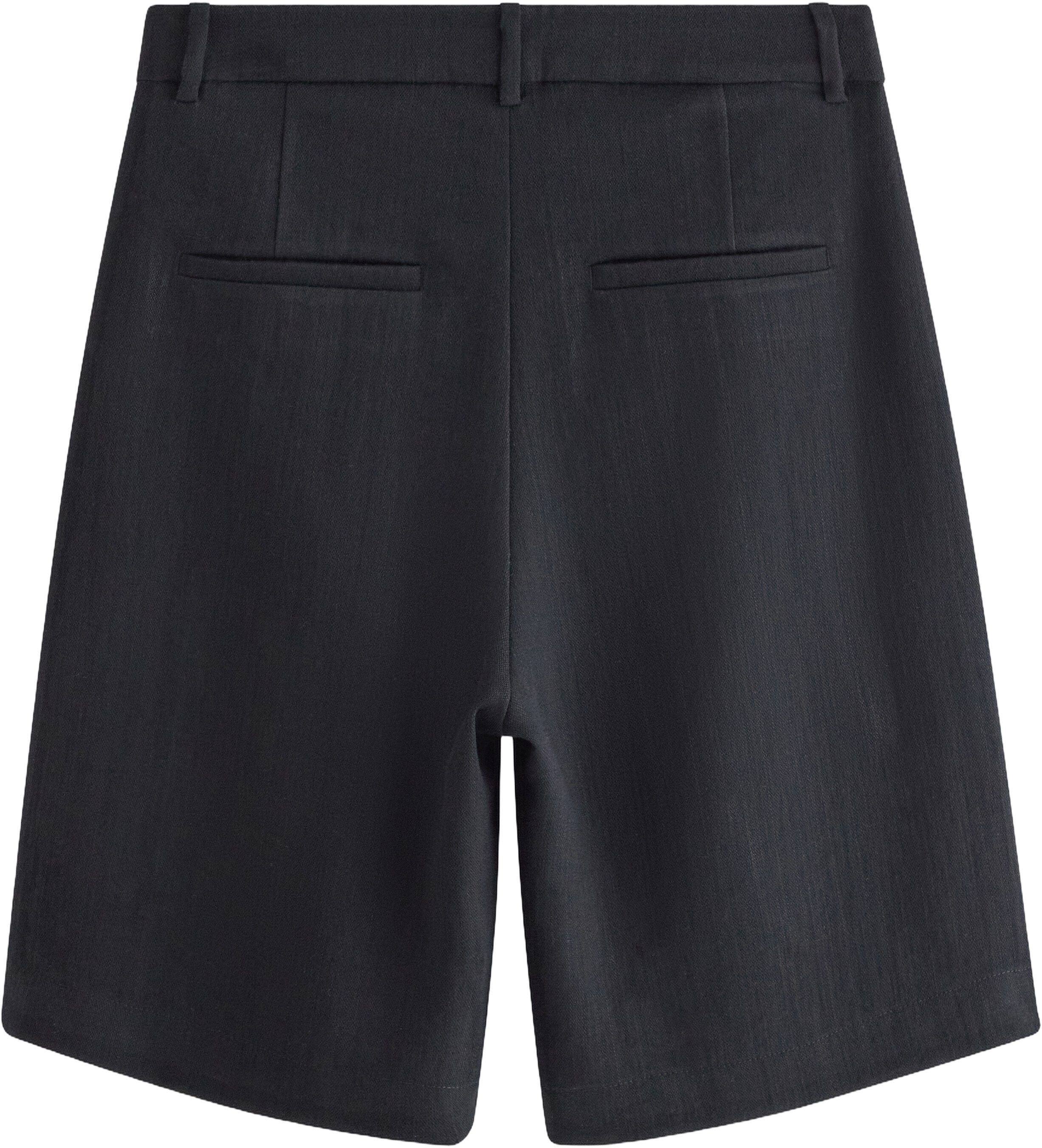 Shorts med h&oslash;y midje og plisseringe