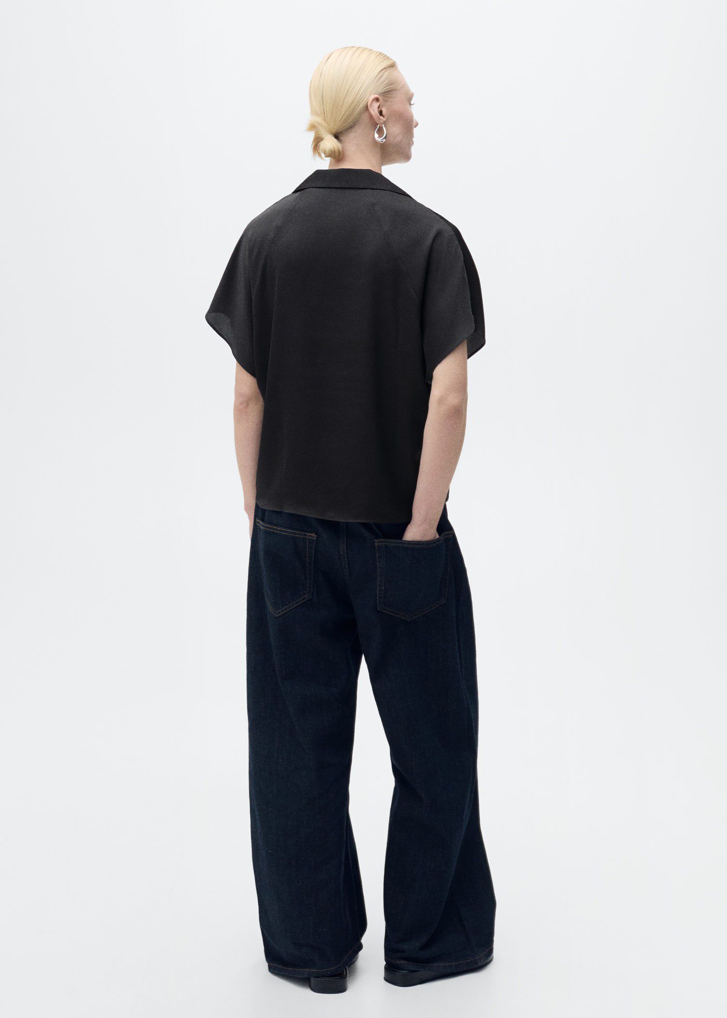 Short-sleeved satin shirt