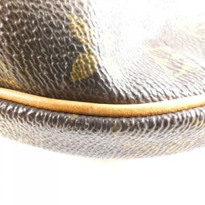 Louis Vuitton Croissant