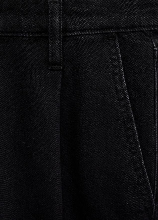 Pleated denim Bermuda shorts