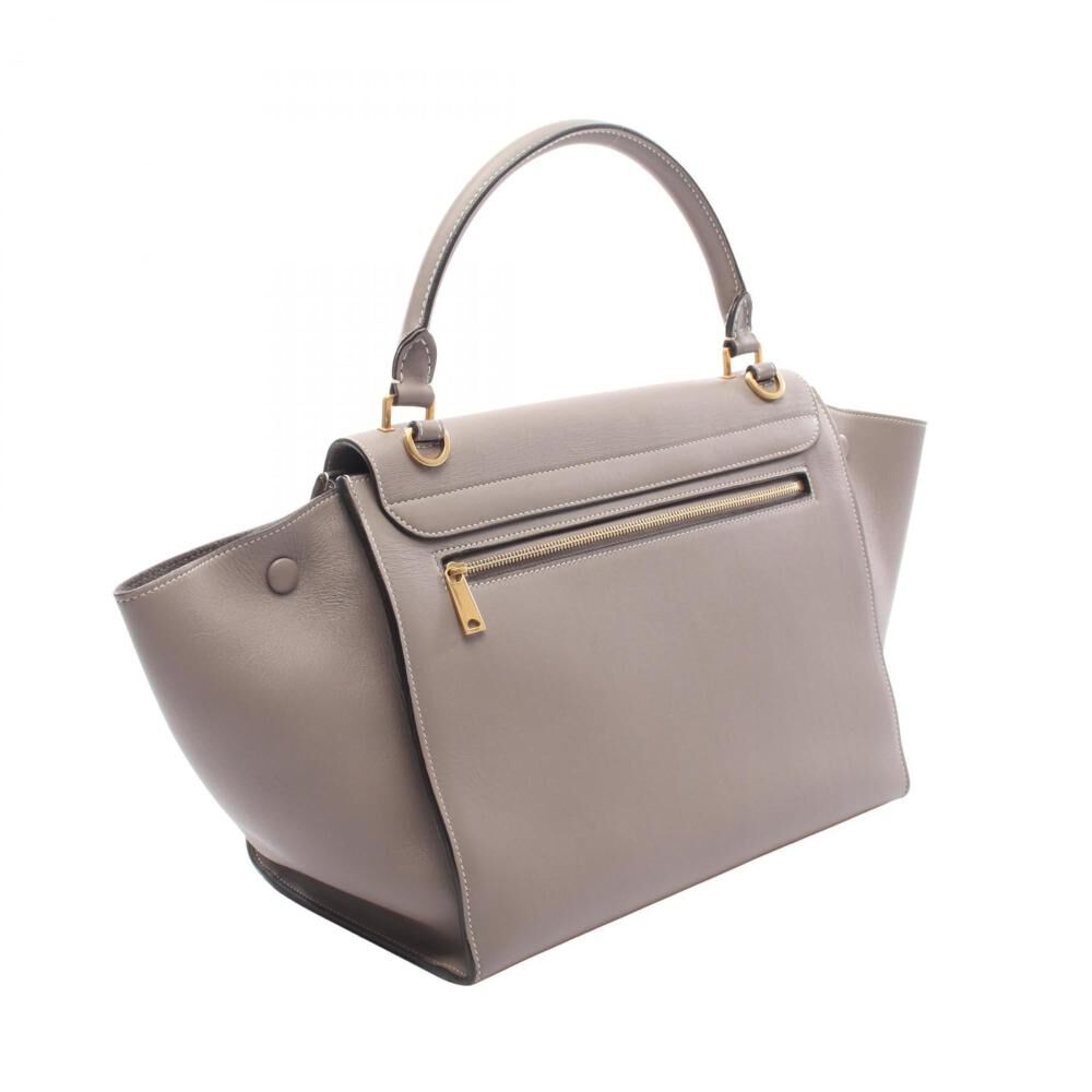 C&eacute;line Trapeze