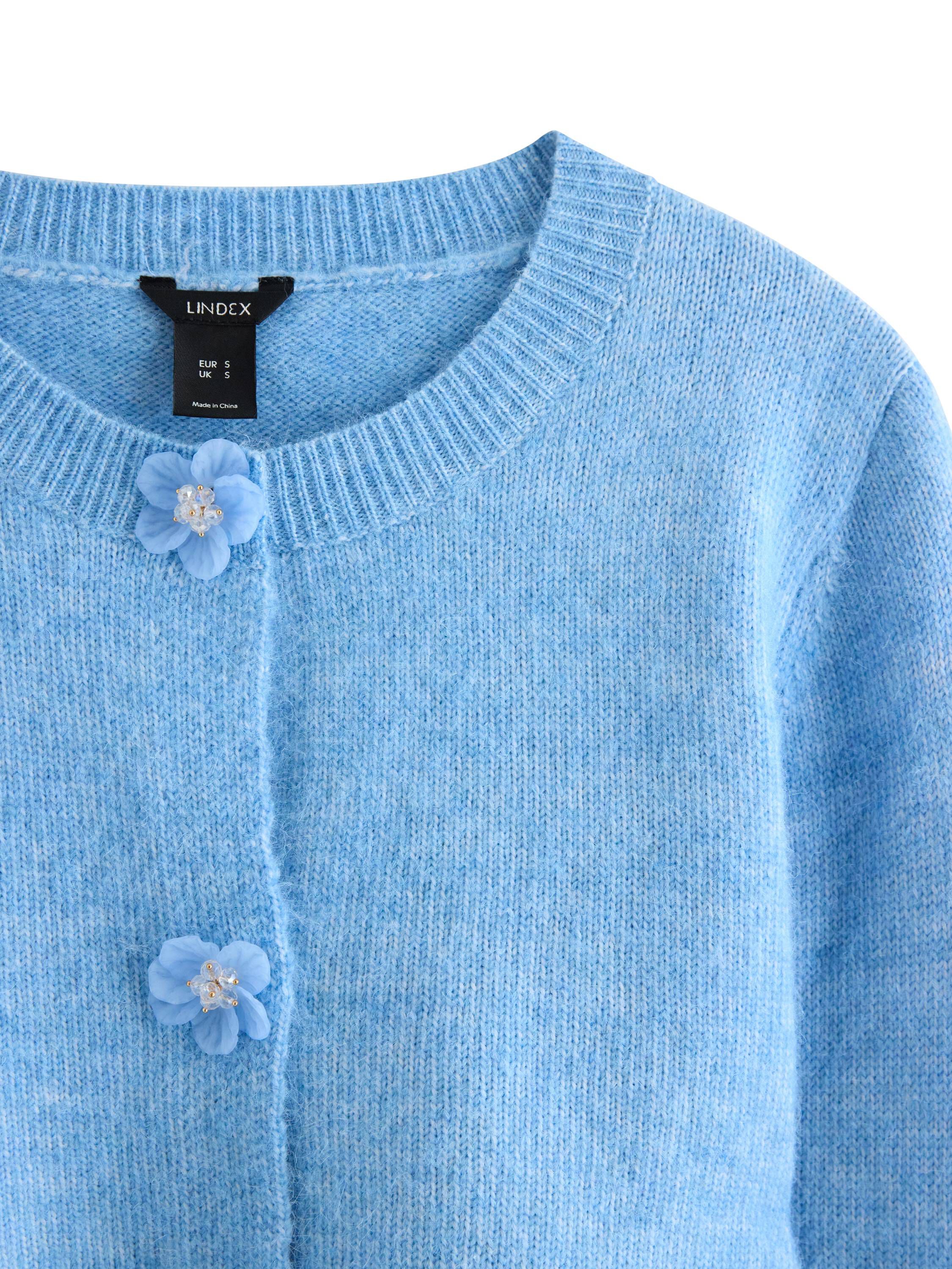 Knitted cardigan with a relaxed fit