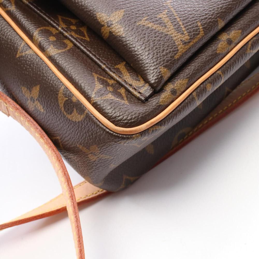 Louis Vuitton Shoulder Bags