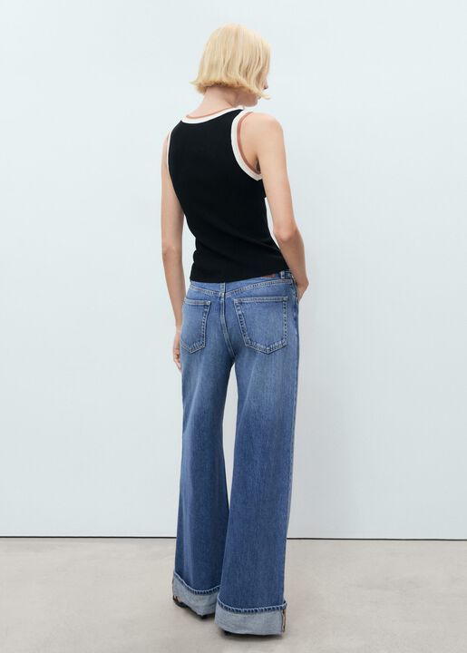 Knitted top with contrast details