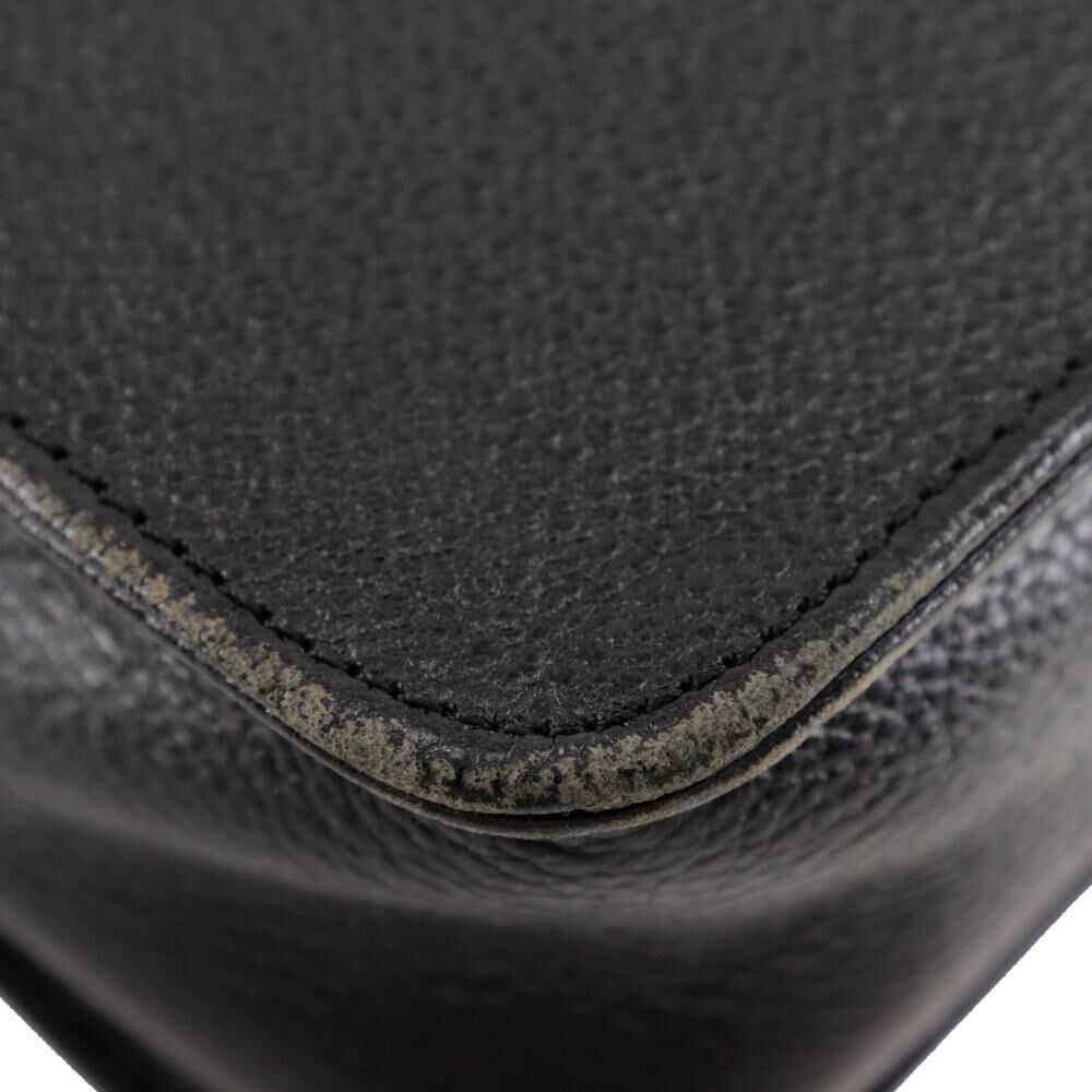 Yves Saint Laurent Shoulder Bag