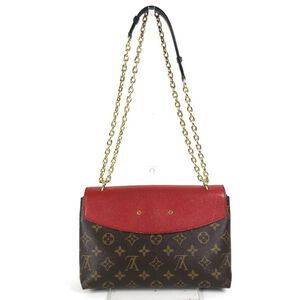 Louis Vuitton Shoulder Bags