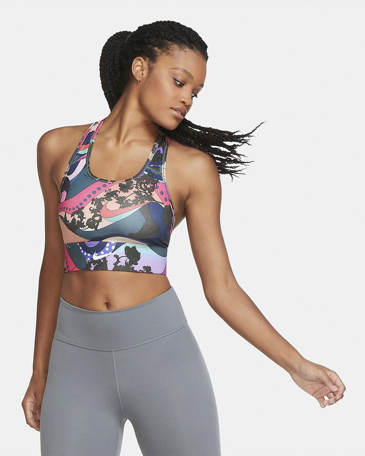 Swoosh Icon Clash - Sports-BH.