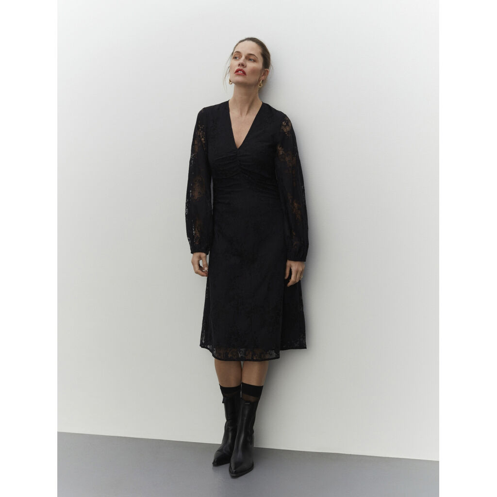 Naomi - Artistic Lace