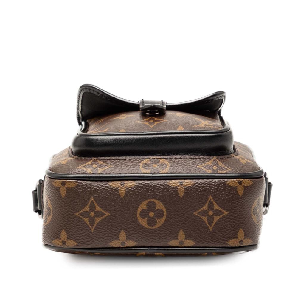 Louis Vuitton Shoulder Bags