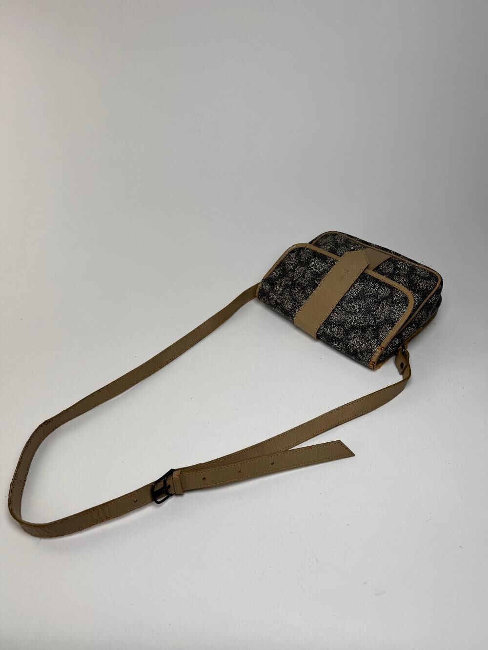 Yves Saint Laurent Crossbody Bag