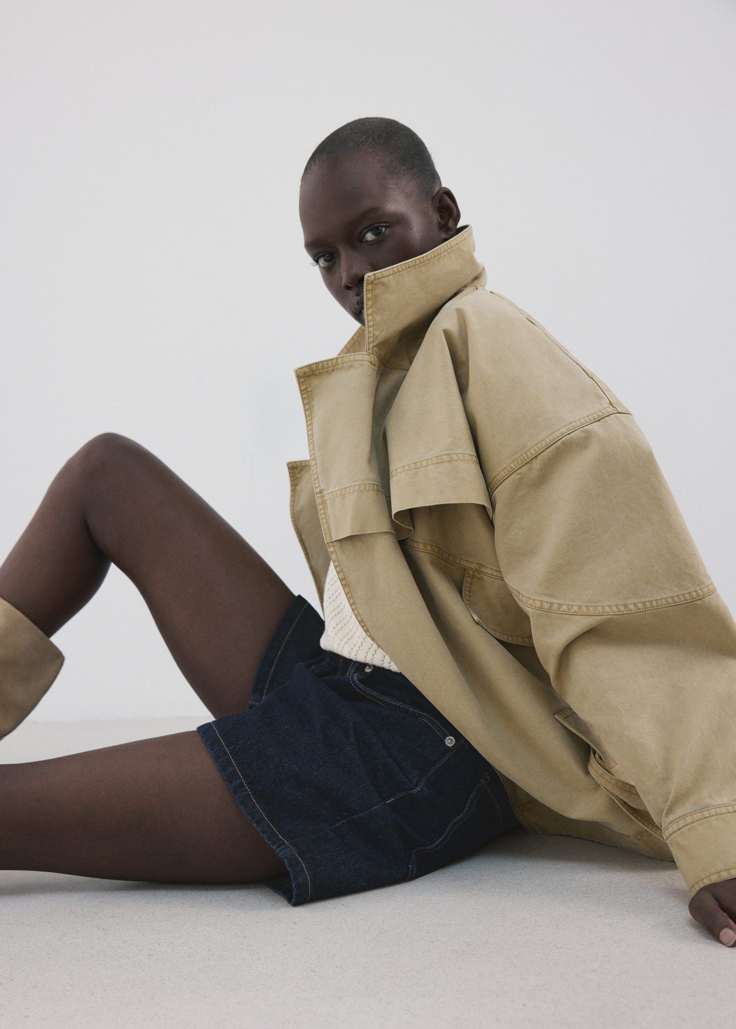 Straight mid-rise denim shorts