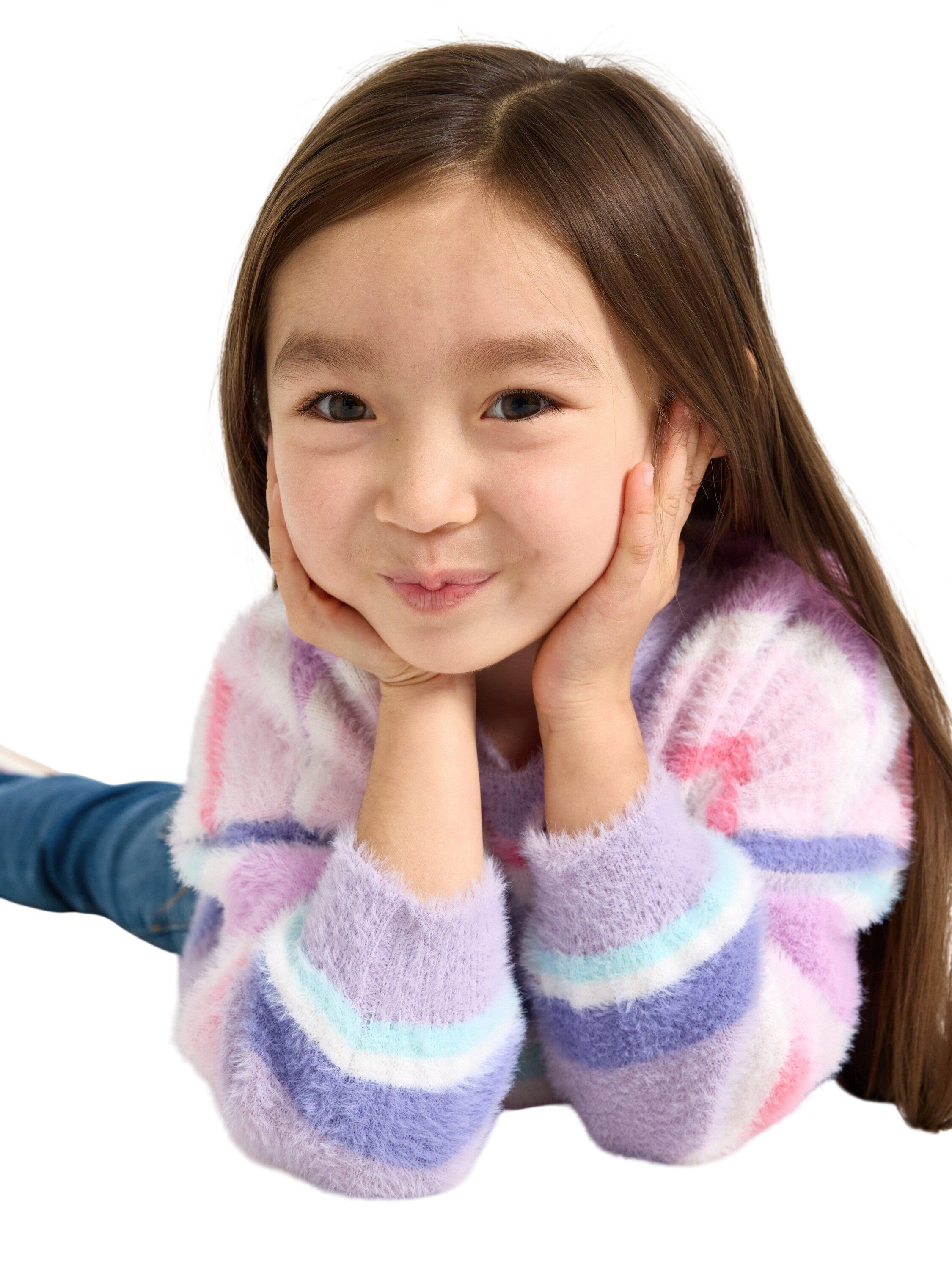 Mjuk l&aring;ng&auml;rmad stickad tr&ouml;ja i fj&auml;d