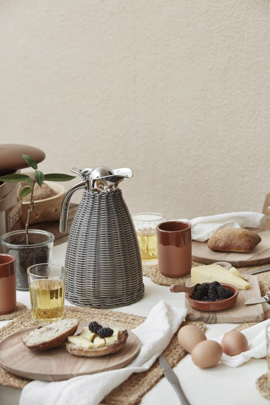 Termokande gr&aring; polyrattan flet