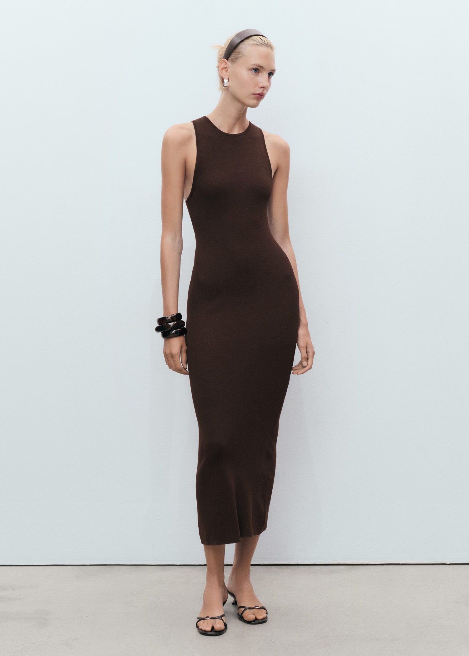 Halter-neck knitted dress